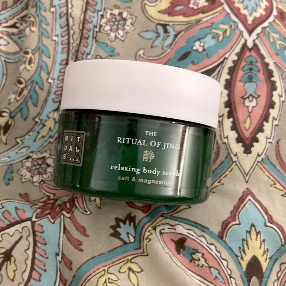 [ FREE w: $20 purchase ] Rituals Relaxing Body Scrub